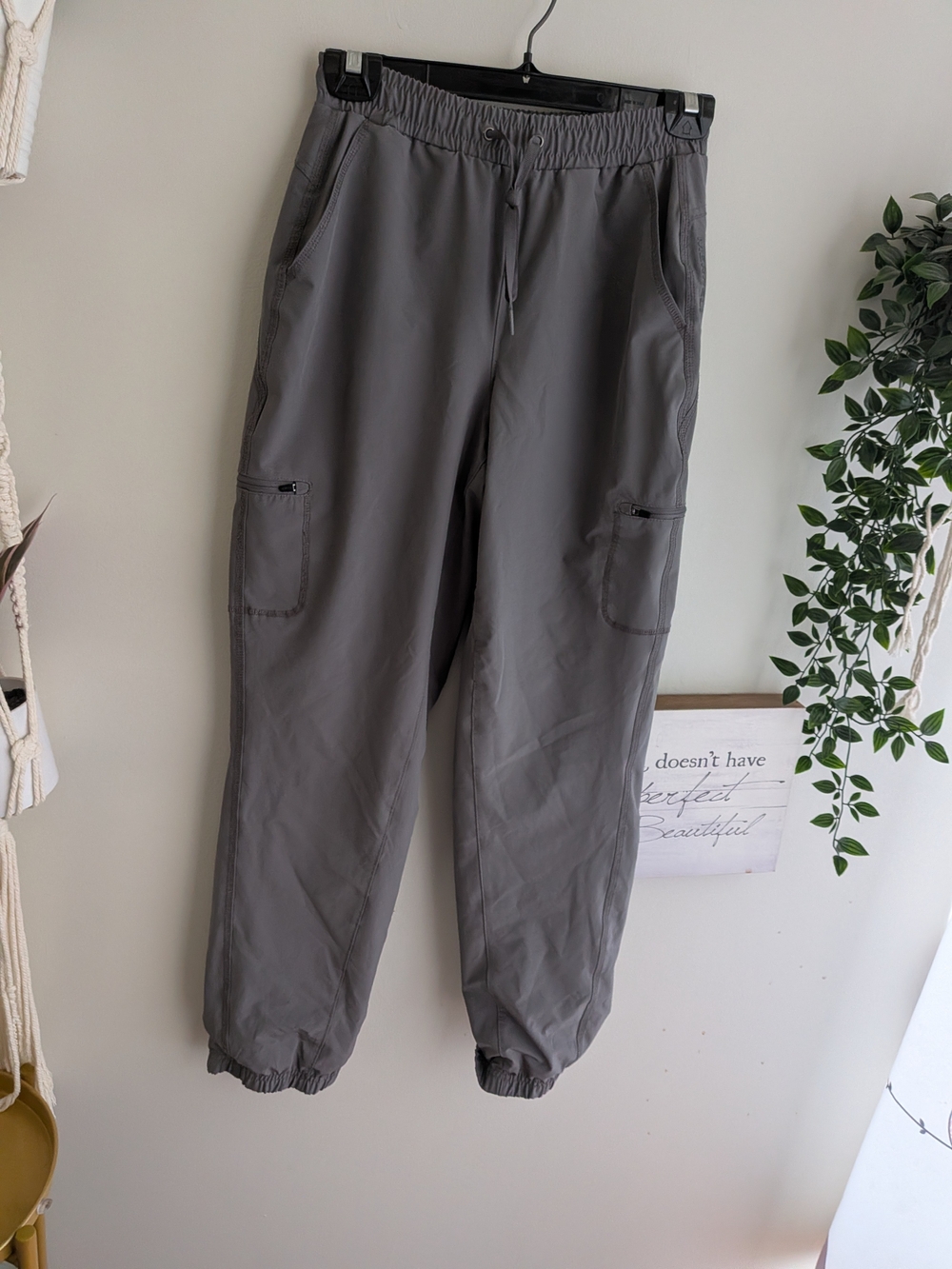 NWOT Merrell Women's Fleece Lined Gray Cargo Joggers